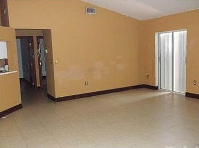 4th image of 10259 NW 57th St