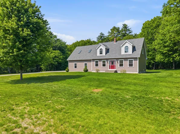 32 Beechwood Drive, Topsham, ME 04086