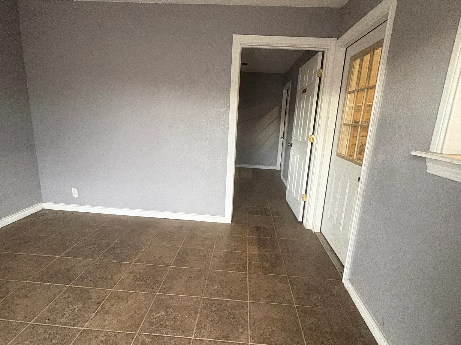 3 bed, $1,295 — Photo 4