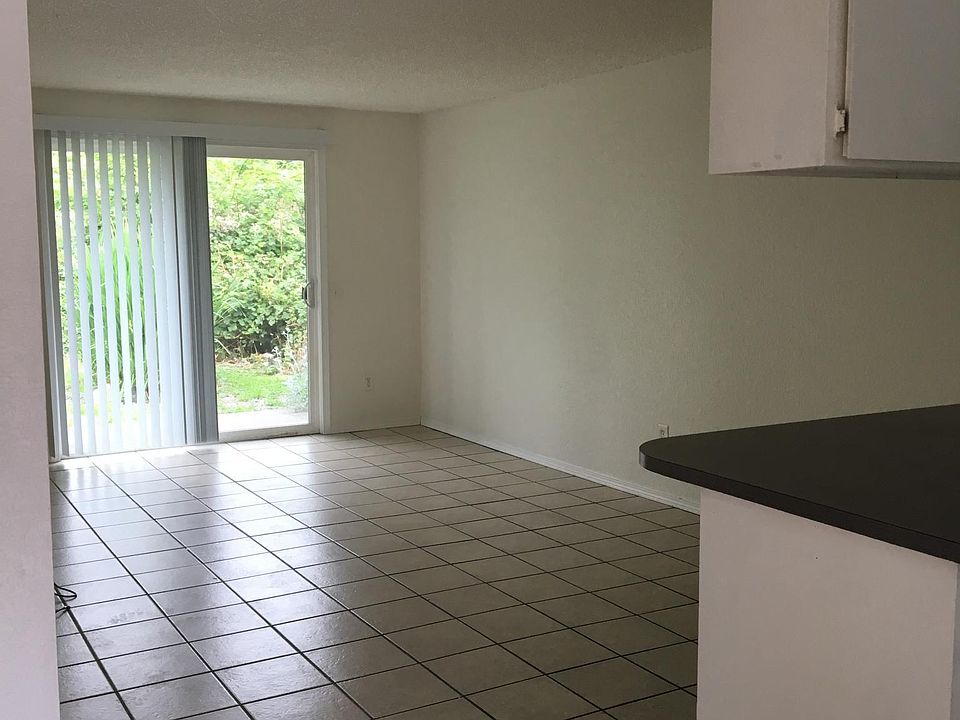 2nd image of 309 Union St APT 8