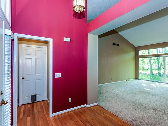 5th image of 3897 Carriage Hill Ln