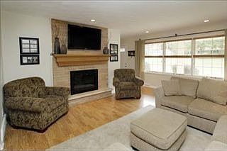 3rd image of 50 Birch Hill Dr