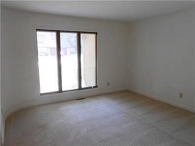 4th image of 1 Cedarwood Cir