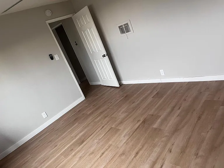 210 W Lemon Ave — Photo 13