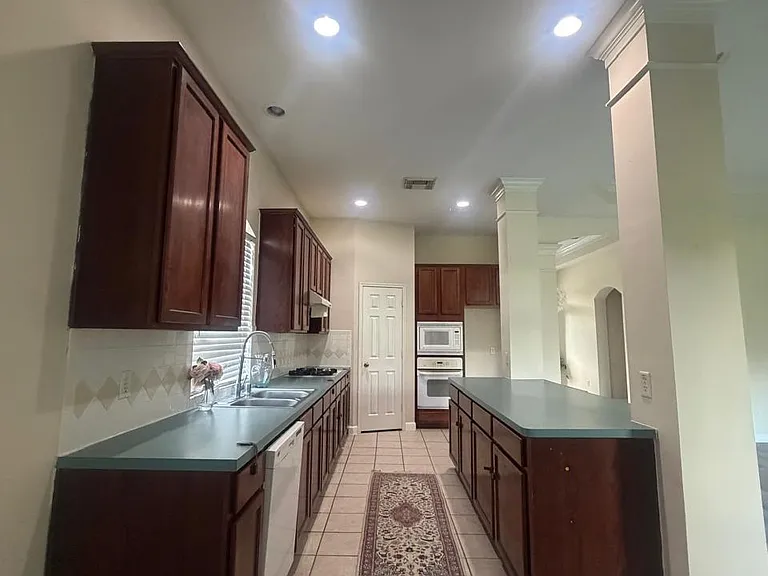 13113 Sunset Cliff Ct — Photo 6