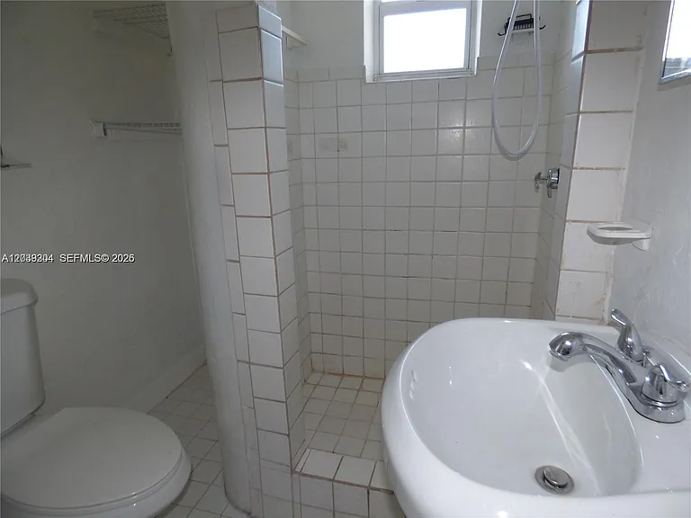 411 Columbus Pkwy #1 — Photo 4