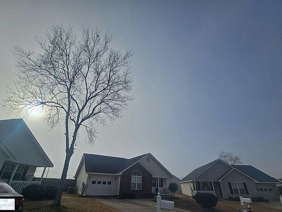 3rd image of 215 Deer Track Ct