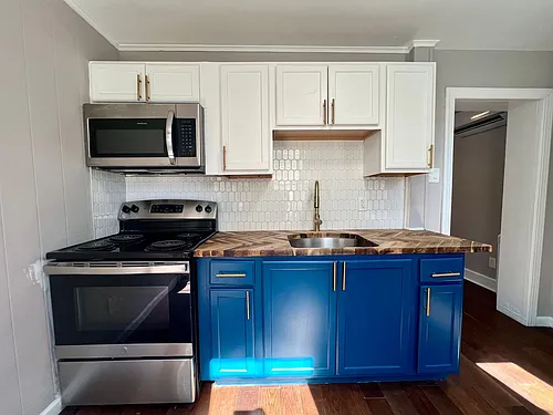2022 W Toronto St Photo 1