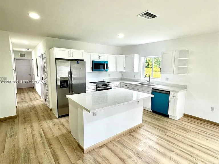 722 NW 6th Ct — Photo 29