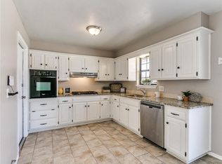 625 SW 8th St, Moore, OK 73160