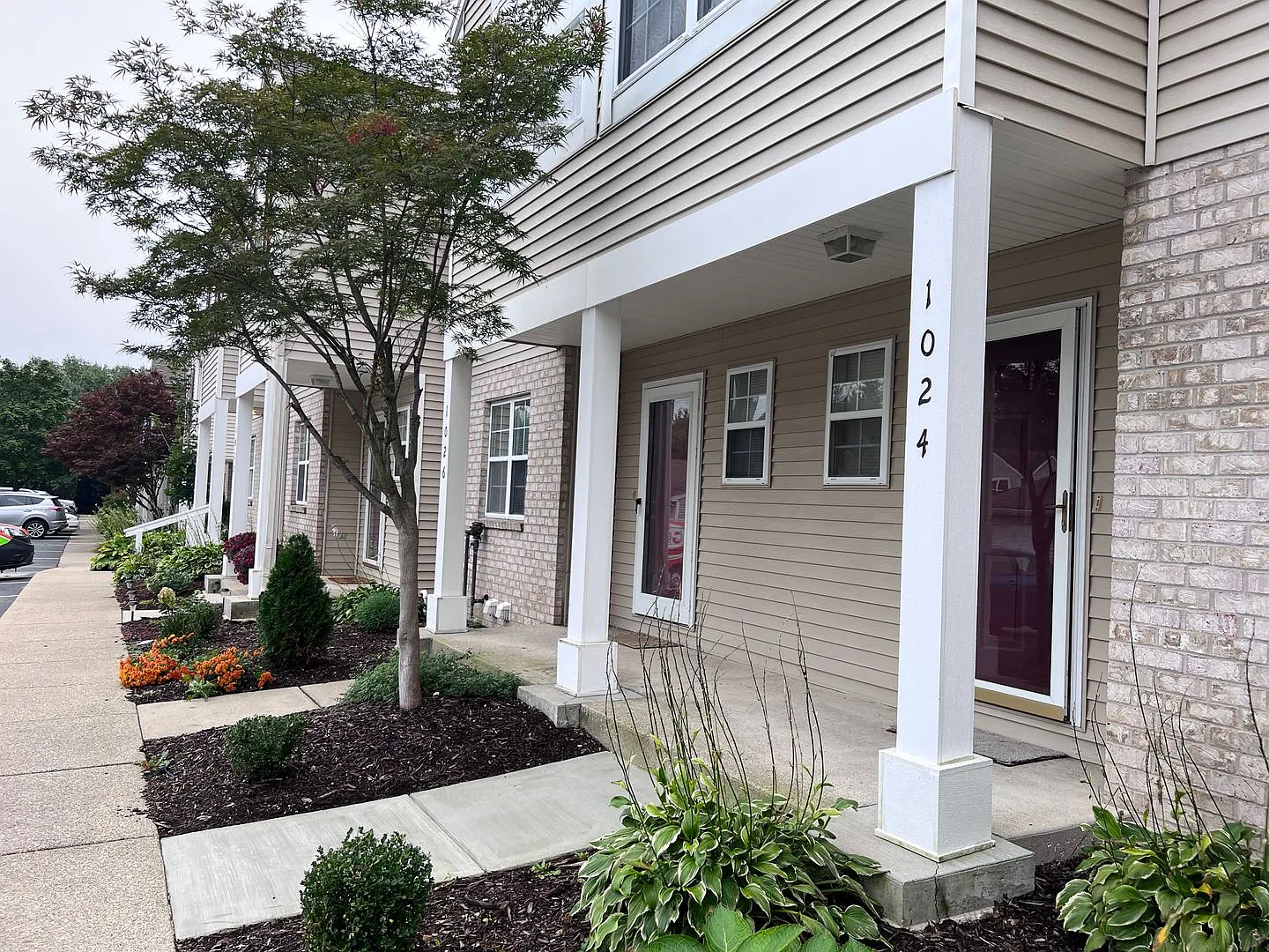 1024 Ada Place Dr SE photo 1