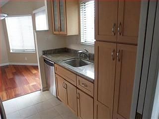 4th image of 1161 Shoreline Dr