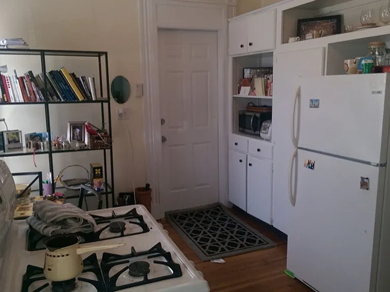 382-384 Crown St #4 — Photo 2