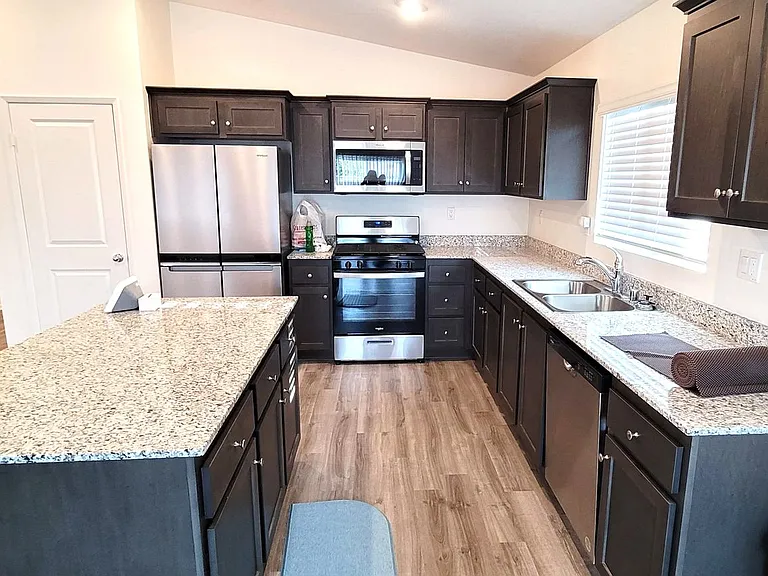 1238 Allegiance Ave — Photo 10