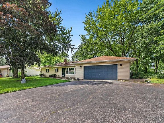 4th image of 102 W Ramar Dr