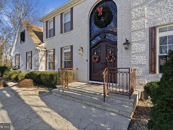 4th image of 30 Carriage Way