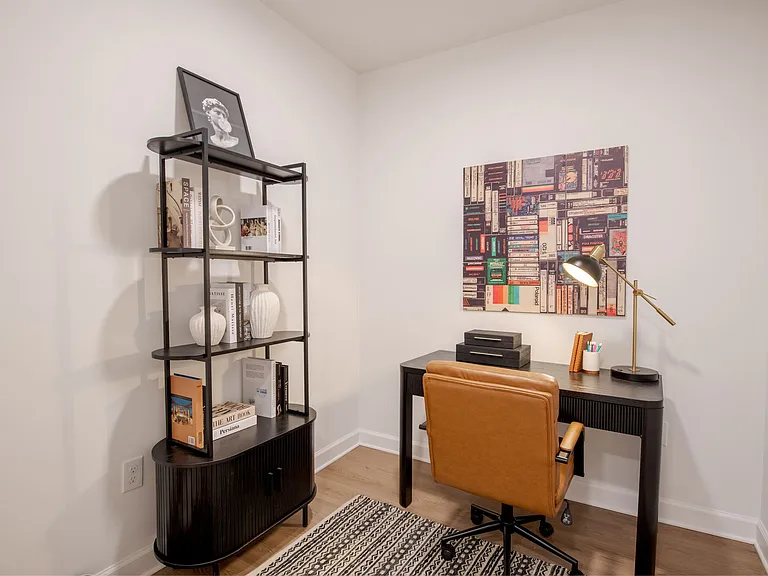 Taryn at 401 — Photo 38