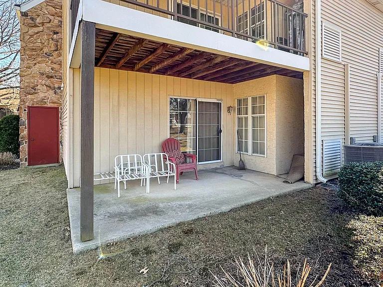 109 Valley Greene Cir — Photo 25