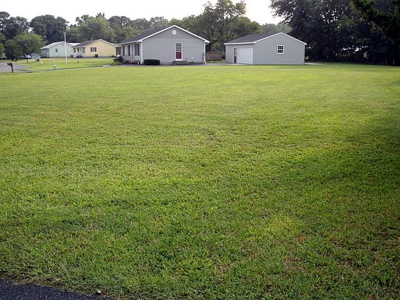 3rd image of Dorothy Circle