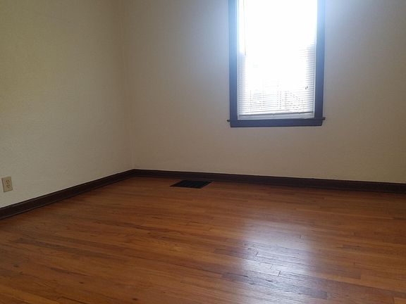 4th image of 1344 Thornwood Pl APT D