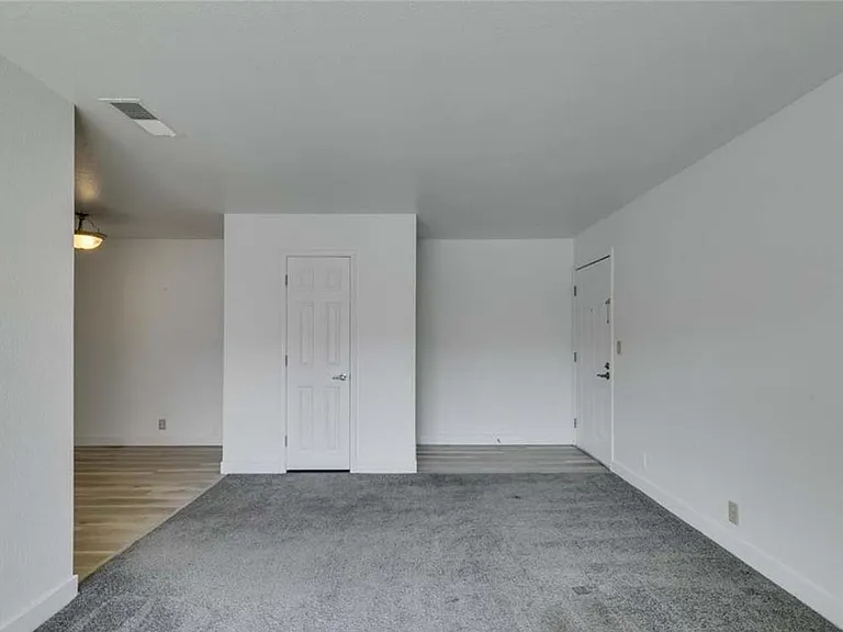 5260 River Glen Dr #268 — Photo 8
