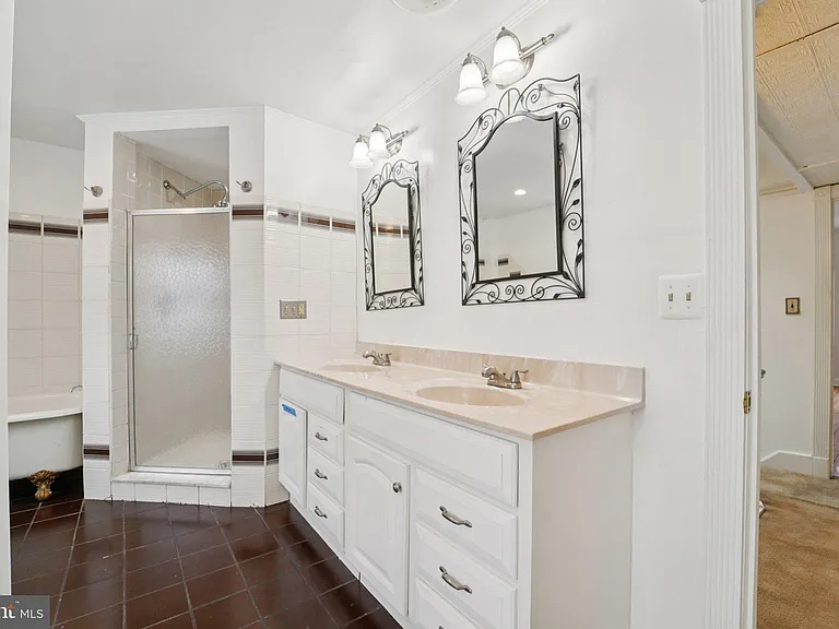 2206 E Baltimore St — Photo 30