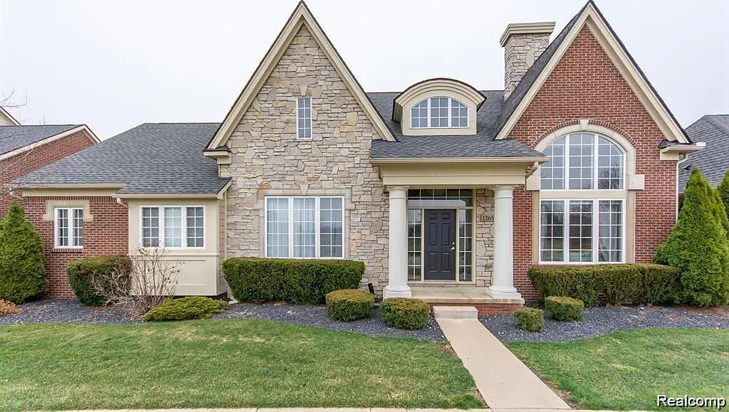 4 bed, 4.5 bath, 2632 sqft, $4,000 — Photo 1