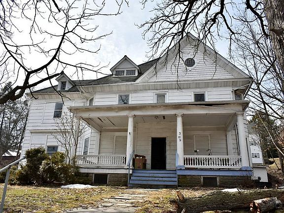 2nd image of 319 York Ave