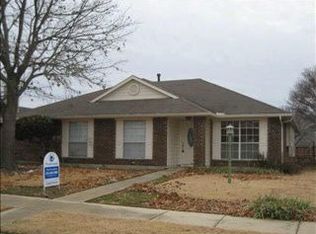 1304 E Branch Hollow Dr, Carrollton, TX 75007