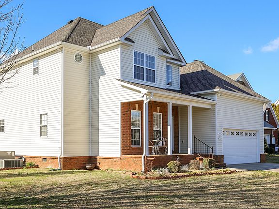 2nd image of 2170 Oak Hill Dr