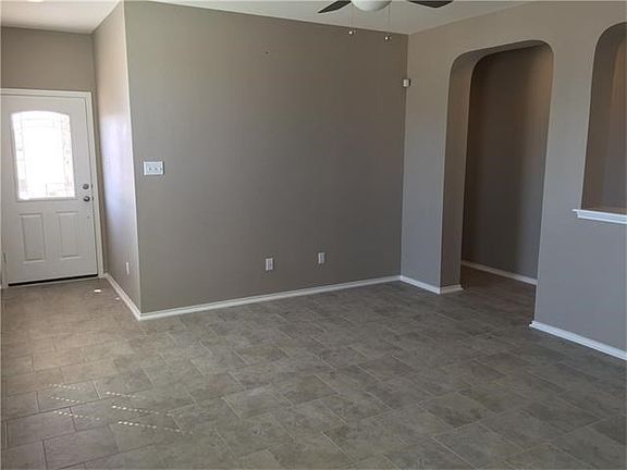 5th image of 517 Bradford Ln