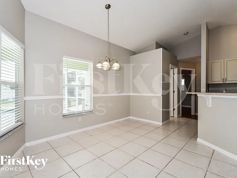 1017 SE 5th Ave — Photo 4