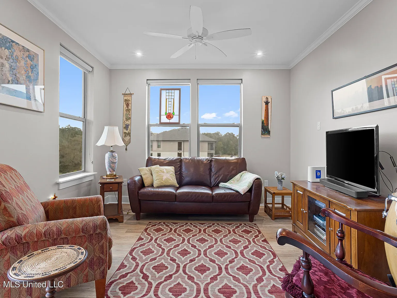 3 bed, 1327 sqft, $1,100 — Photo 4