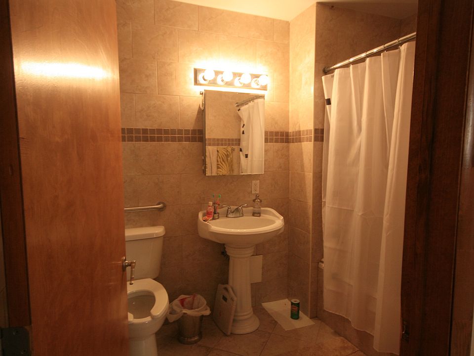 2nd image of 1922 21st Rd APT 2