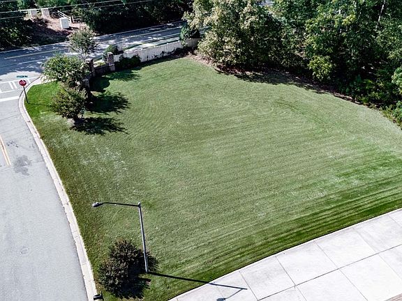5th image of 1210 Hamilton Estates Dr NW
