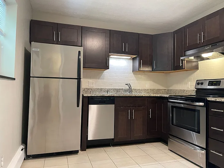 282 Grove St #9 — Photo 6