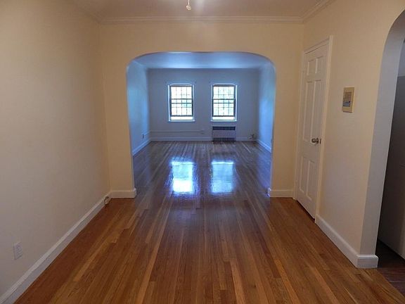 2nd image of 6 Presidents Ln Unit 6