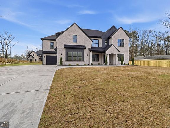 3rd image of 2196 Old Fountain Rd