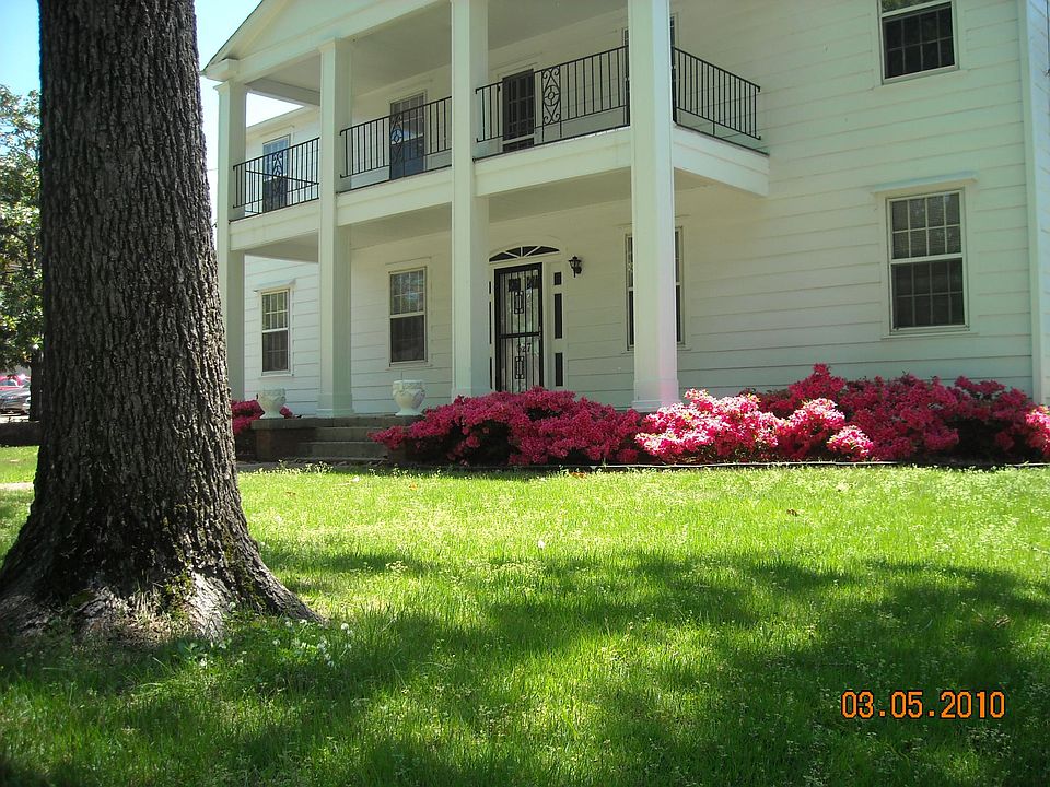 THE JEFFERSONIAN 
LOCATION: 627 WEST JEFFERSON ST, TUPELO, MS. 38804