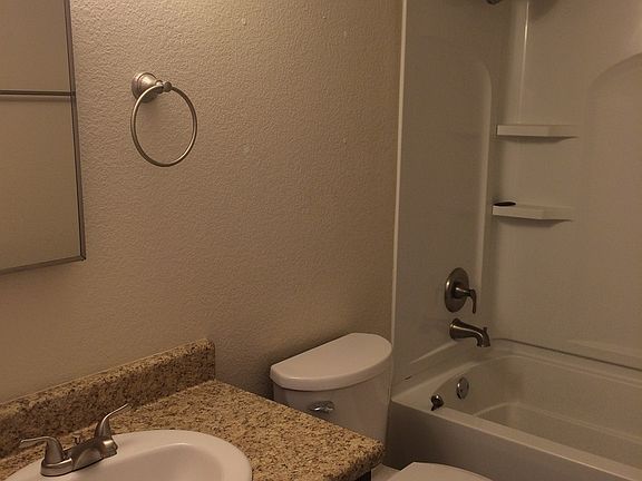 3rd image of 1641 N Oakland Ave APT 11