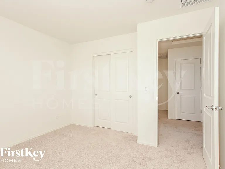 8434 S 258th Dr — Photo 11