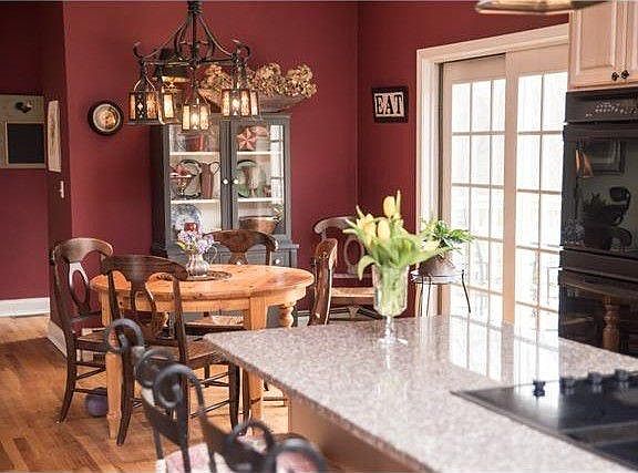 Large eat-in kitchen