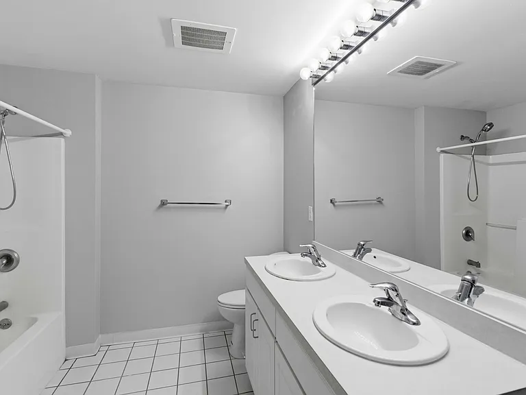 30 Franklin St #116 — Photo 8