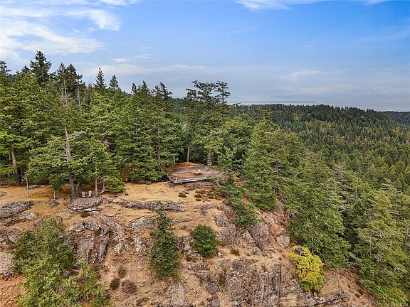 3rd image of 470 Heck Hill Rd