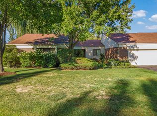 5225 Simpson Lake Rd, West Bloomfield, MI 48323