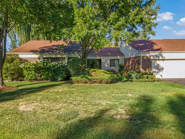 5225 Simpson Lake Rd, West Bloomfield, MI 48323