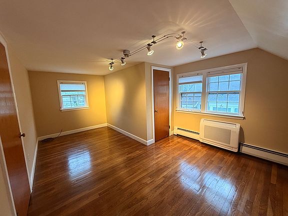 3rd image of 26 Pearl St