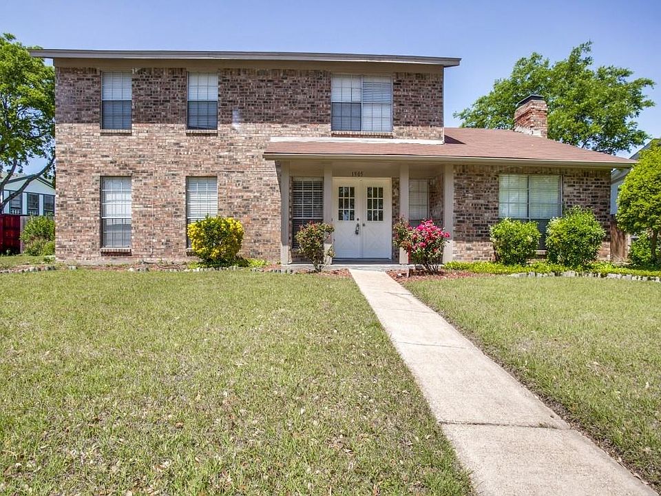 1st image of 1905 E Collins Blvd