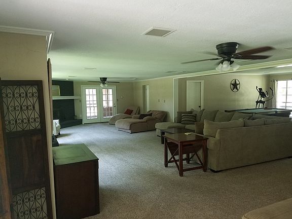 3rd image of 14 Deerrun Cir
