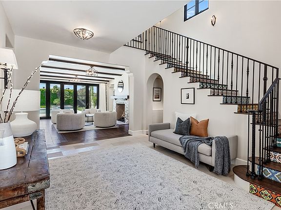 4th image of 2333 Chelsea Rd